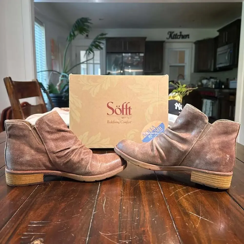 Söfft Beckie Ruched Waterproof Leather Ankle Booties